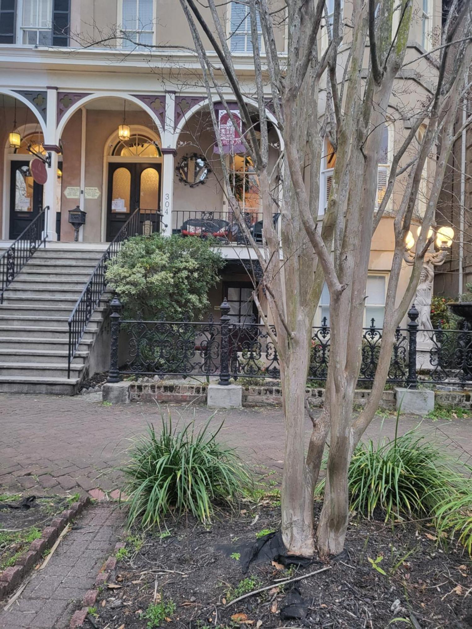 Mcmillan Inn Savannah Exterior photo